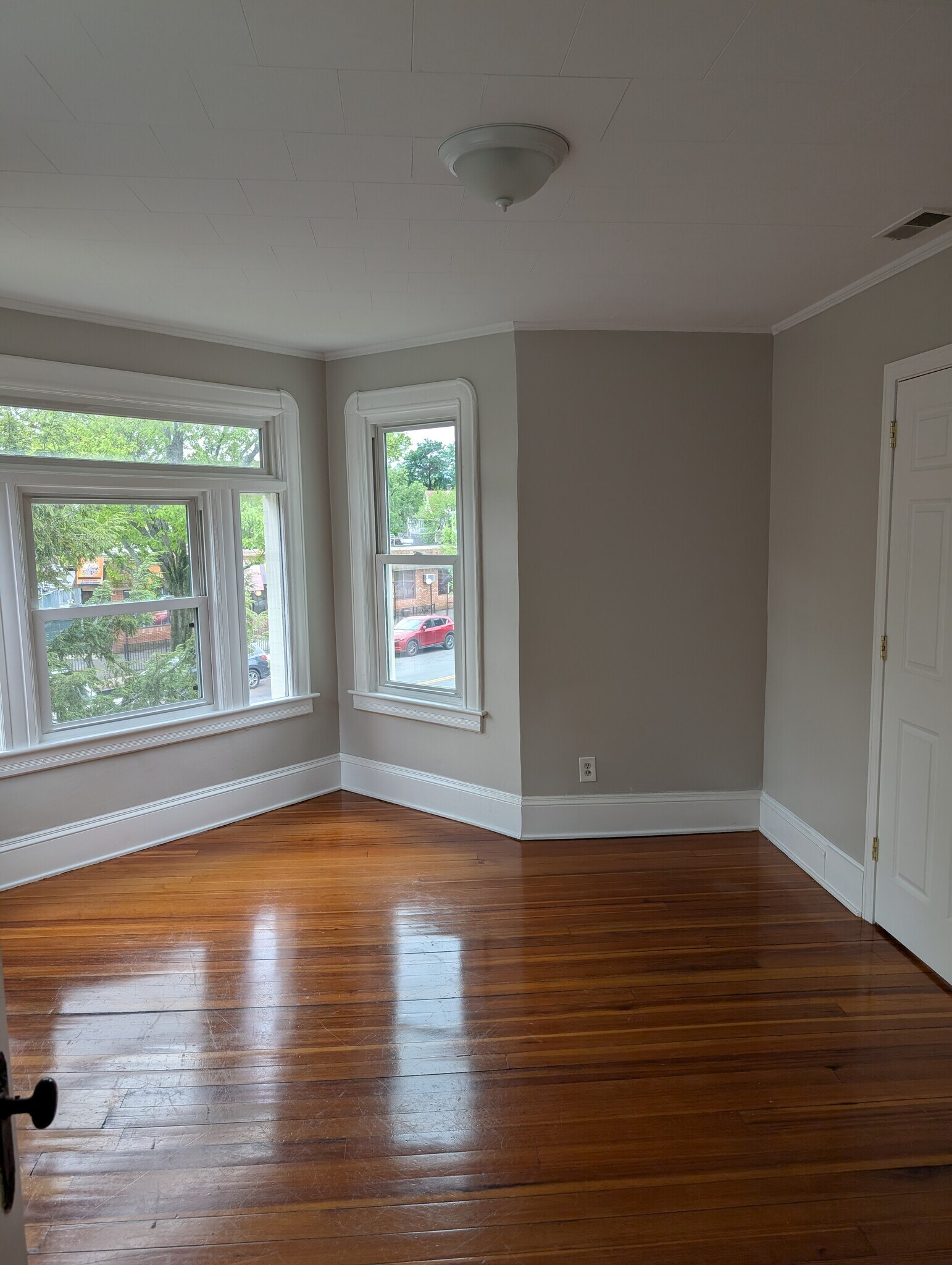 Building Photo - 693 Belmont Ave