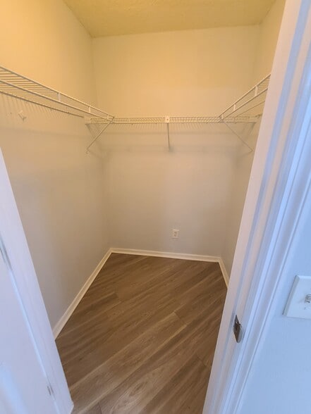 Building Photo - 18318 Aintree Ct