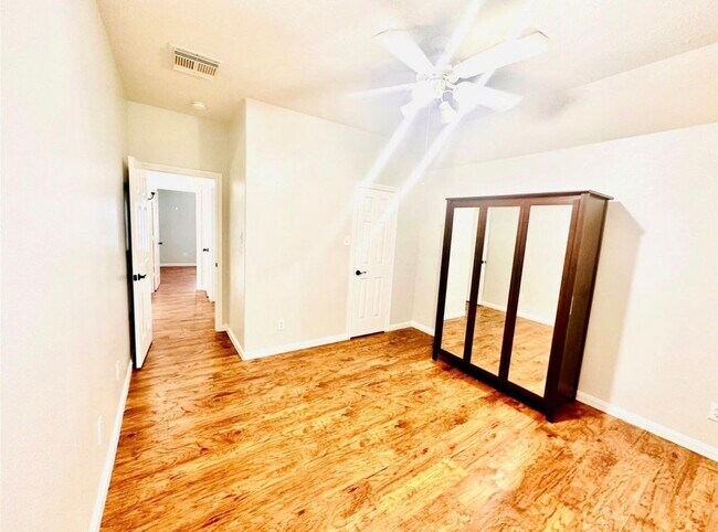 Building Photo - 5902 Crestford Park Ln