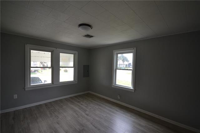 Building Photo - 118 Easy St