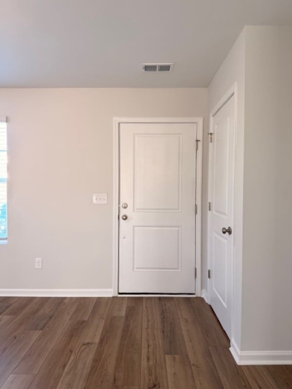 Building Photo - 2026 Skyline Rd