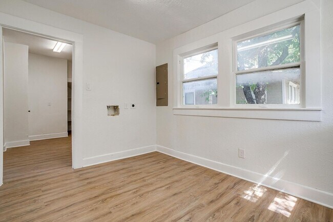 Building Photo - Large Newly Remodeled Home in Historic Fairmont- 4 Bedroom, 2 Bath- 76104