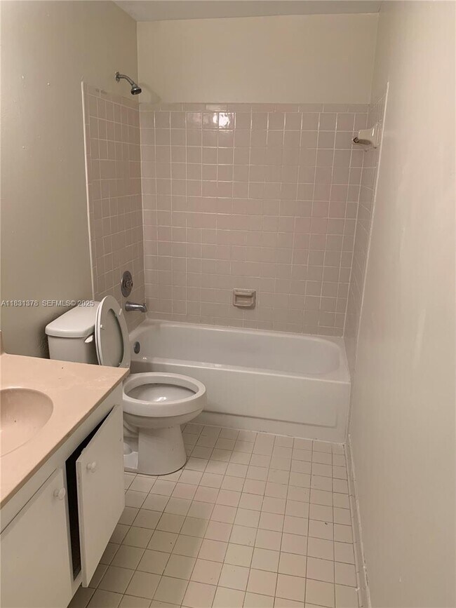 Building Photo - 1314 White Pine Dr