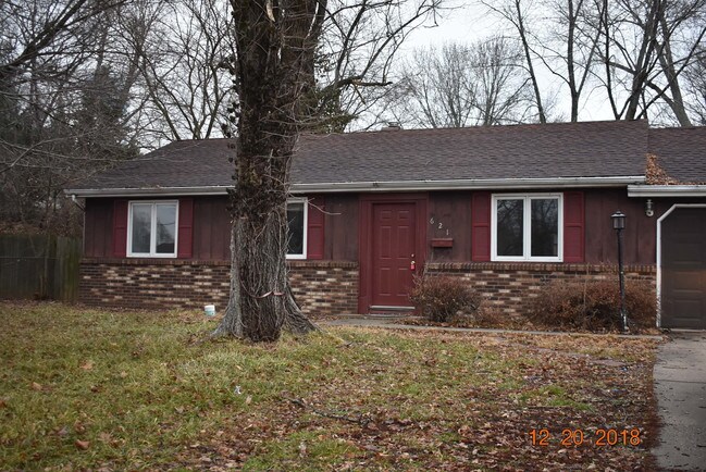Primary Photo - 621 Sangamon Rd