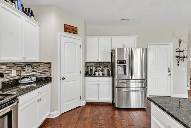 Building Photo - 301 Bear Run