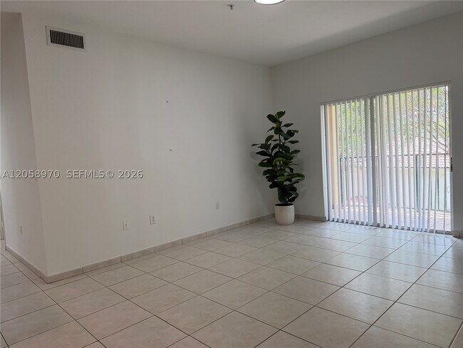 Building Photo - 7200 NW 114th Ave