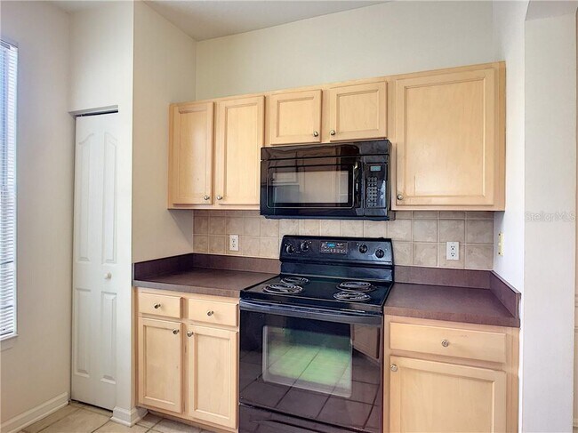 Building Photo - 12824 Madison Pointe Cir