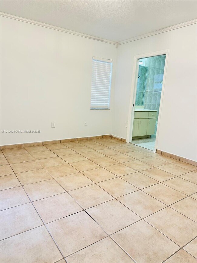 Building Photo - 1101 NW 134th Pl