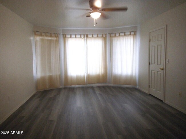 Building Photo - 1341 E Cathedral Rock Dr
