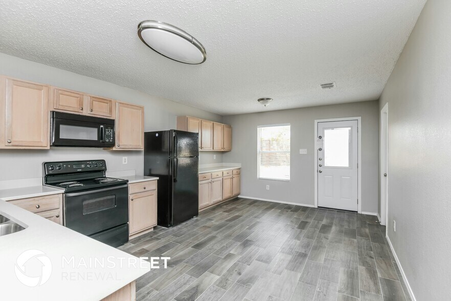 Building Photo - 6051 Guilia Dr