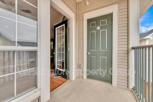 Building Photo - 4854 Eisenhower Ave