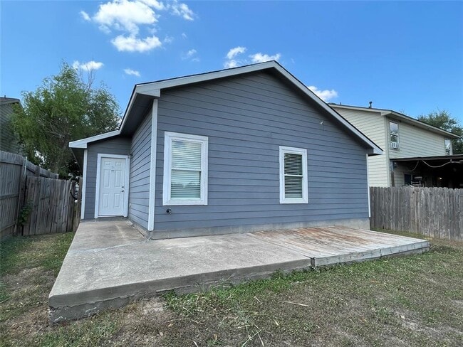 Building Photo - 3401 Sand Dunes Ave