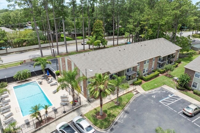 Building Photo - 3737 Loretto Rd