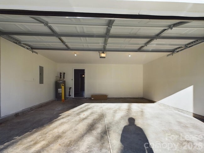 Building Photo - 12621 Dervish Ln