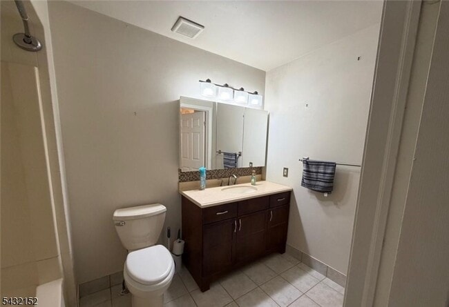 Building Photo - 2509 Candlelight Ct
