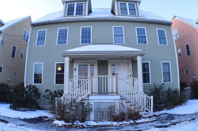 Building Photo - 22 Dacy St