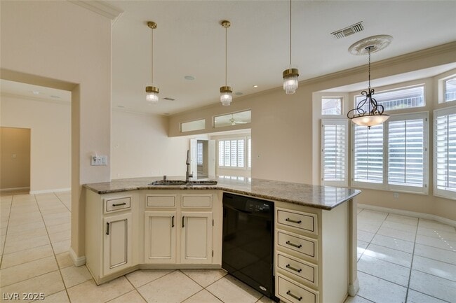 Building Photo - 10041 Woodhouse Dr