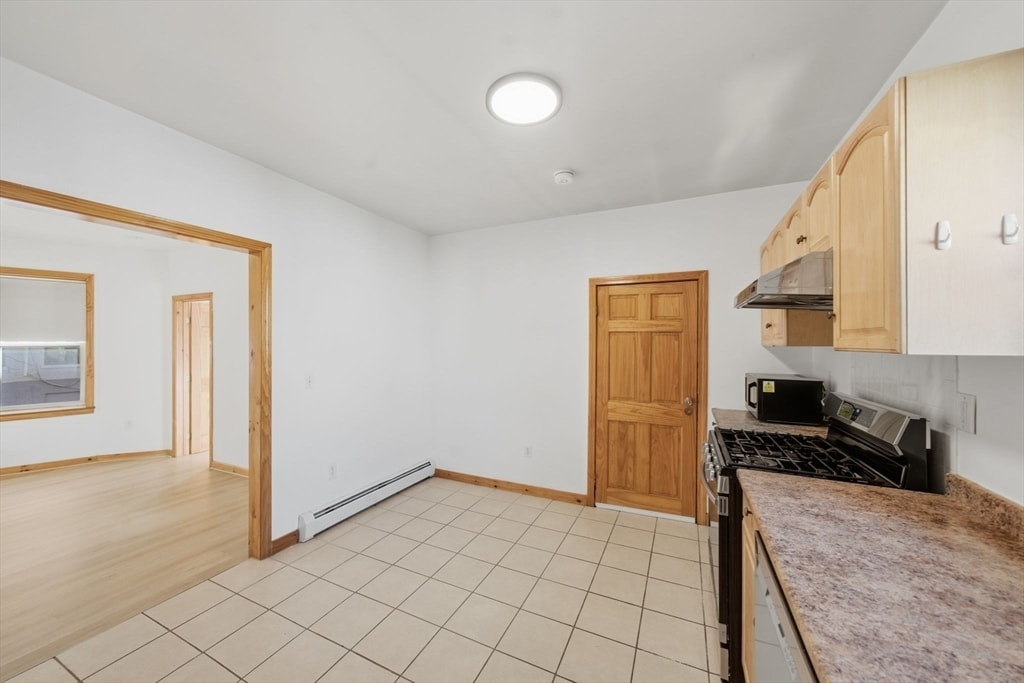 Building Photo - 70 Empire St