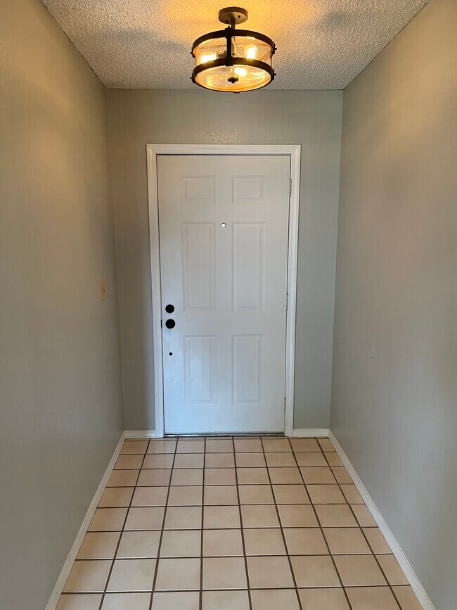Front door entry - 1004 S Dogwood St