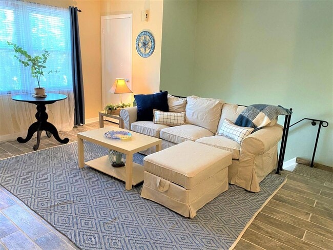 Building Photo - 714 Rosedale St