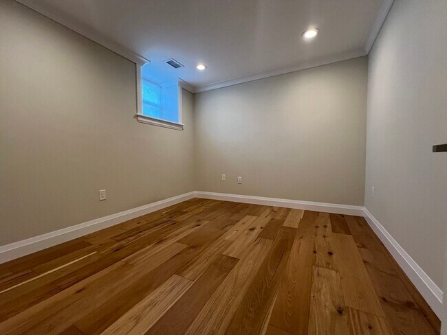 Building Photo - 23 Winslow Rd