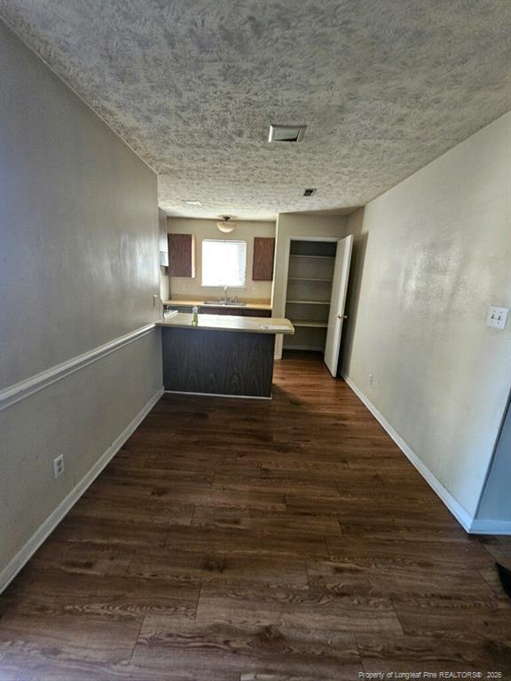 Building Photo - 933 Applewood Ln