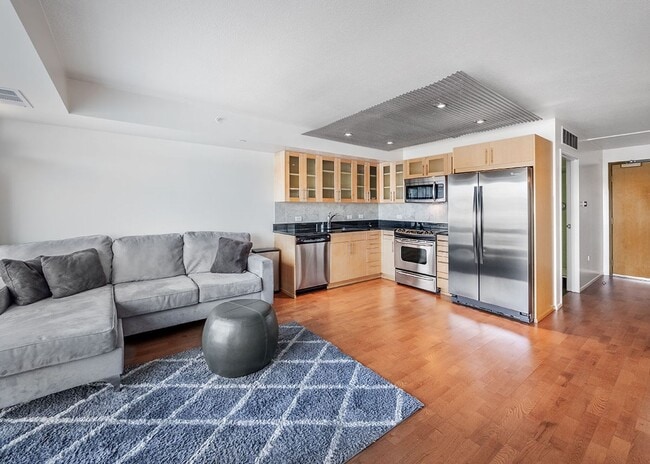 Building Photo - Clean and Bright Studio Apartment Downtown at The Montage- Utilities included!