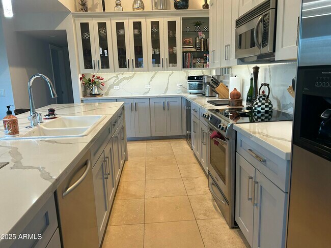 Building Photo - 7760 E Gainey Ranch Rd