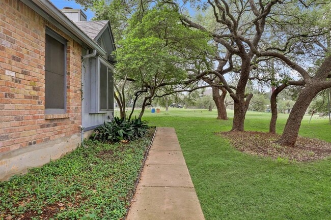 Building Photo - 1411 Gracy Farms Ln
