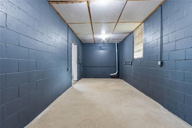Building Photo - 1848 Winthrop Dr SE