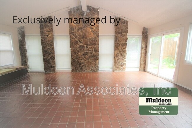 Building Photo - 3026 Drakestone Dr