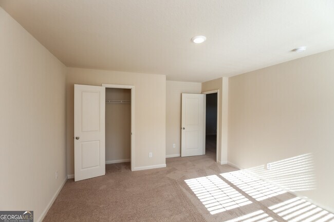 Building Photo - 243 Augusta Woods Dr