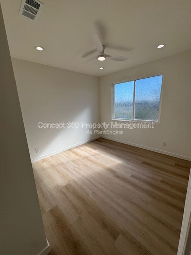 Building Photo - 6170 Briercrest Ave