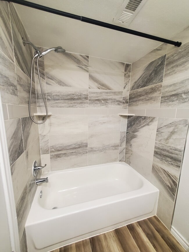 Building Photo - 12900 Walden Rd