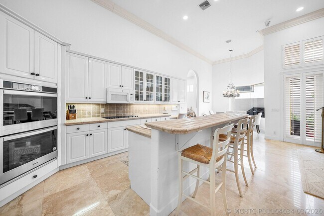 Building Photo - 6412 San Michel Way