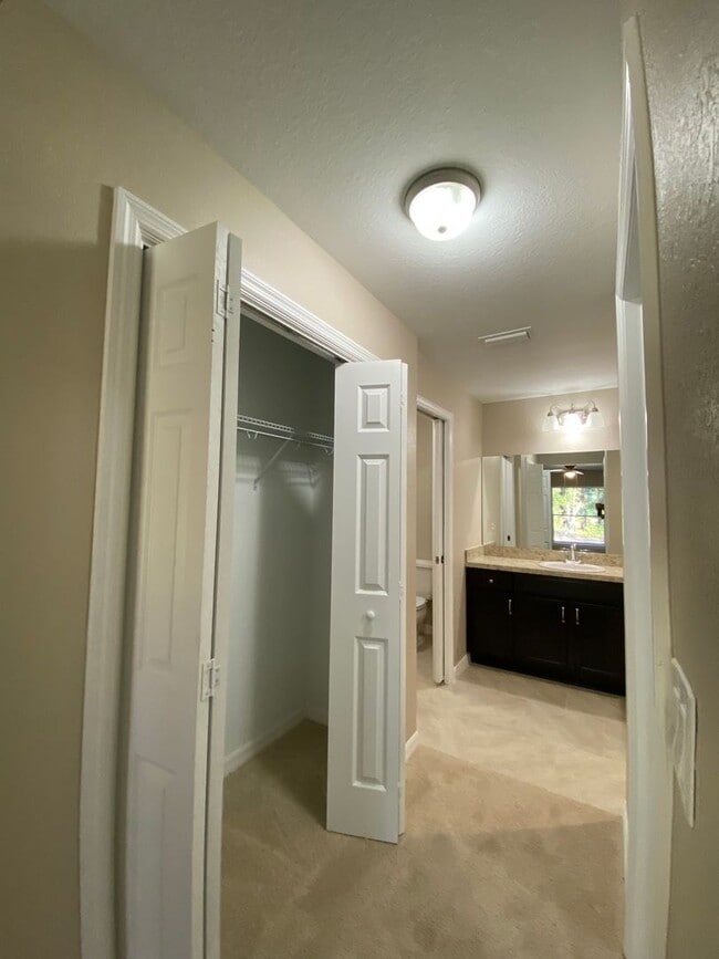 Building Photo - Custom Home - Desirable SW Dunnellon Neighborhood 3/2/2 **Won't Last**Available Soon!