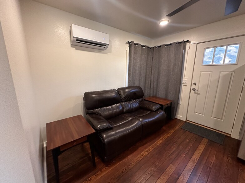 Building Photo - 617 Fair St