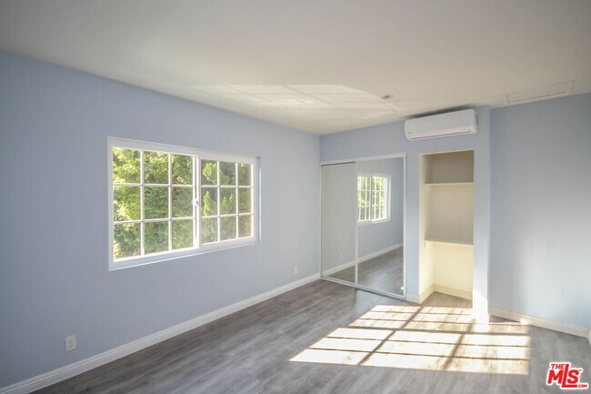 Building Photo - 1112 Ocean Park Blvd