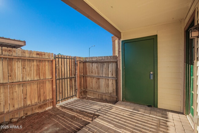 Building Photo - 6606 W Jamaica Dr