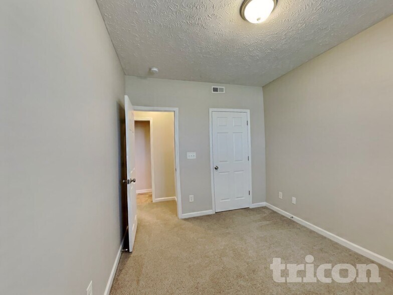 Building Photo - 3479 Melrose Dr