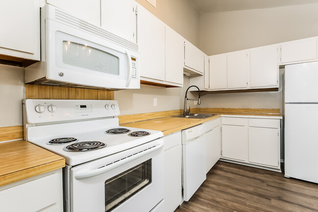Building Photo - 3 Bedroom Summerville Home