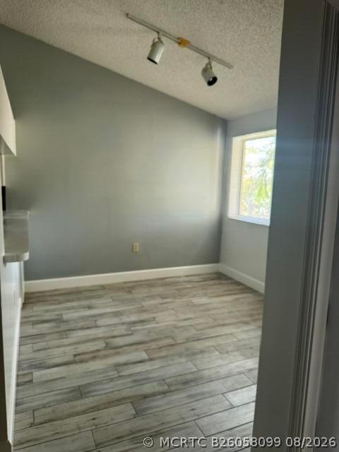 Building Photo - 22303 Glenmoor Dr