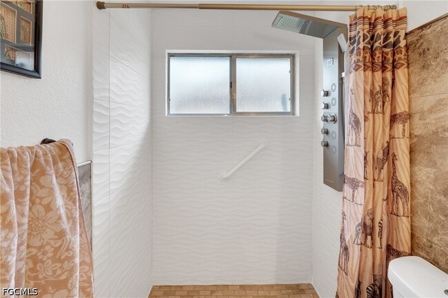 Building Photo - 6511 Royal Woods Dr