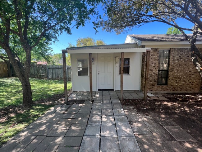 Building Photo - Single Family Home