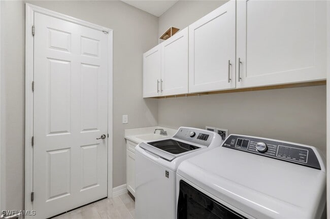 Building Photo - 15242 Blue Bay Cir