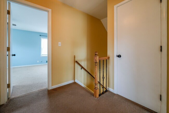 Building Photo - BEAUTIFUL CAPE COD IN BLUEGRASS ESTATES