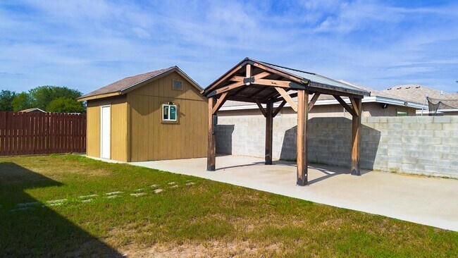 Building Photo - 2677 Fox Cove Drive