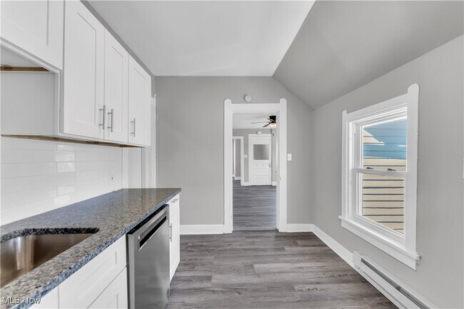 Building Photo - 3701 Chatham Ave