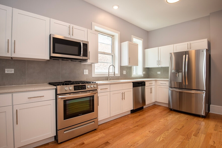 Building Photo - 2235 N Kimball Ave