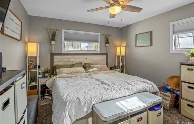 Building Photo - 3 bedroom 2 bath in the heart of Niagara F...